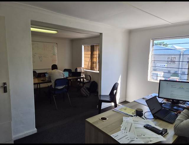 540M² WAREHOUSE TO LET IN SAXENBURG PARK 1